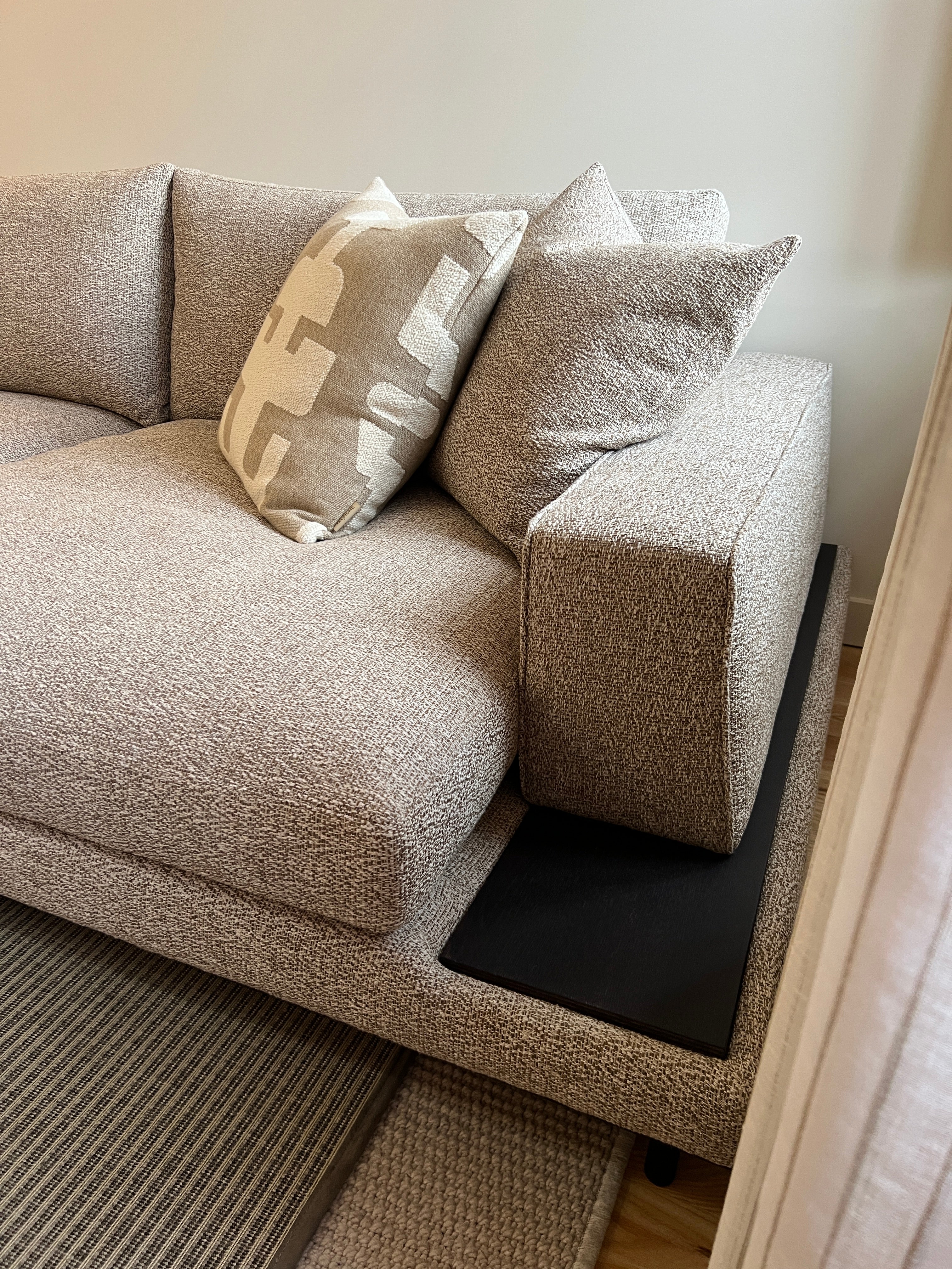 Romi Sofa